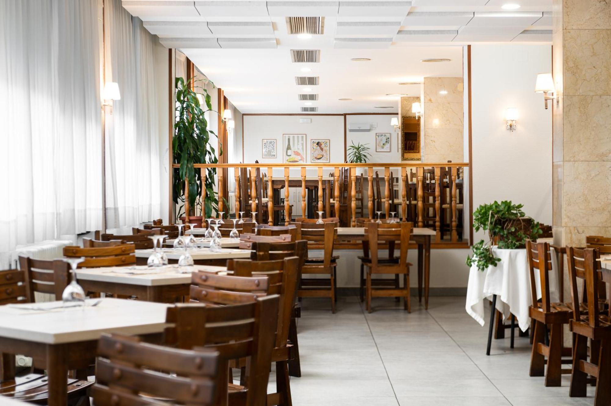Sabiñánigo Hotel Mi Casa מראה חיצוני תמונה